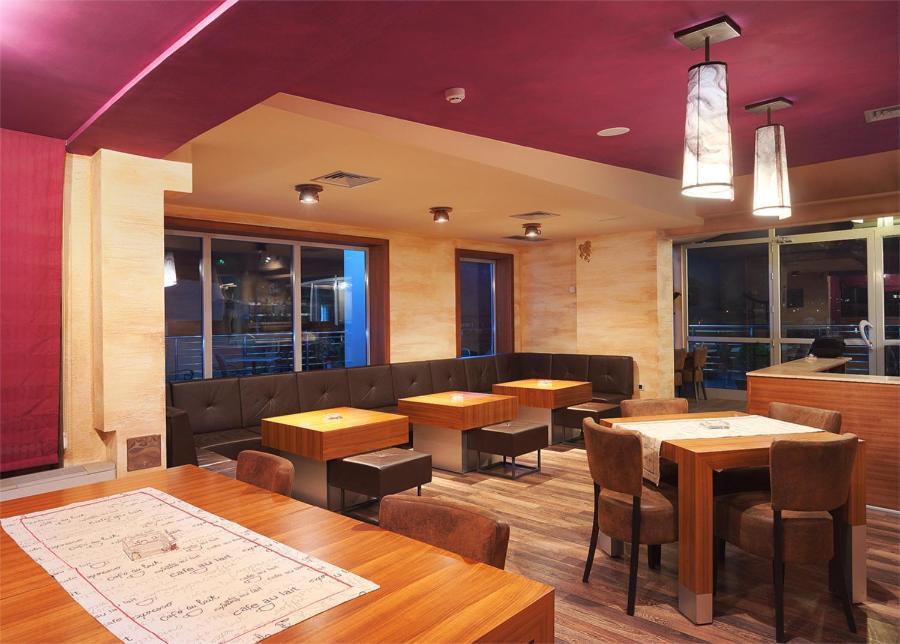 Hotel Turist Kraljevo Restaurang bild